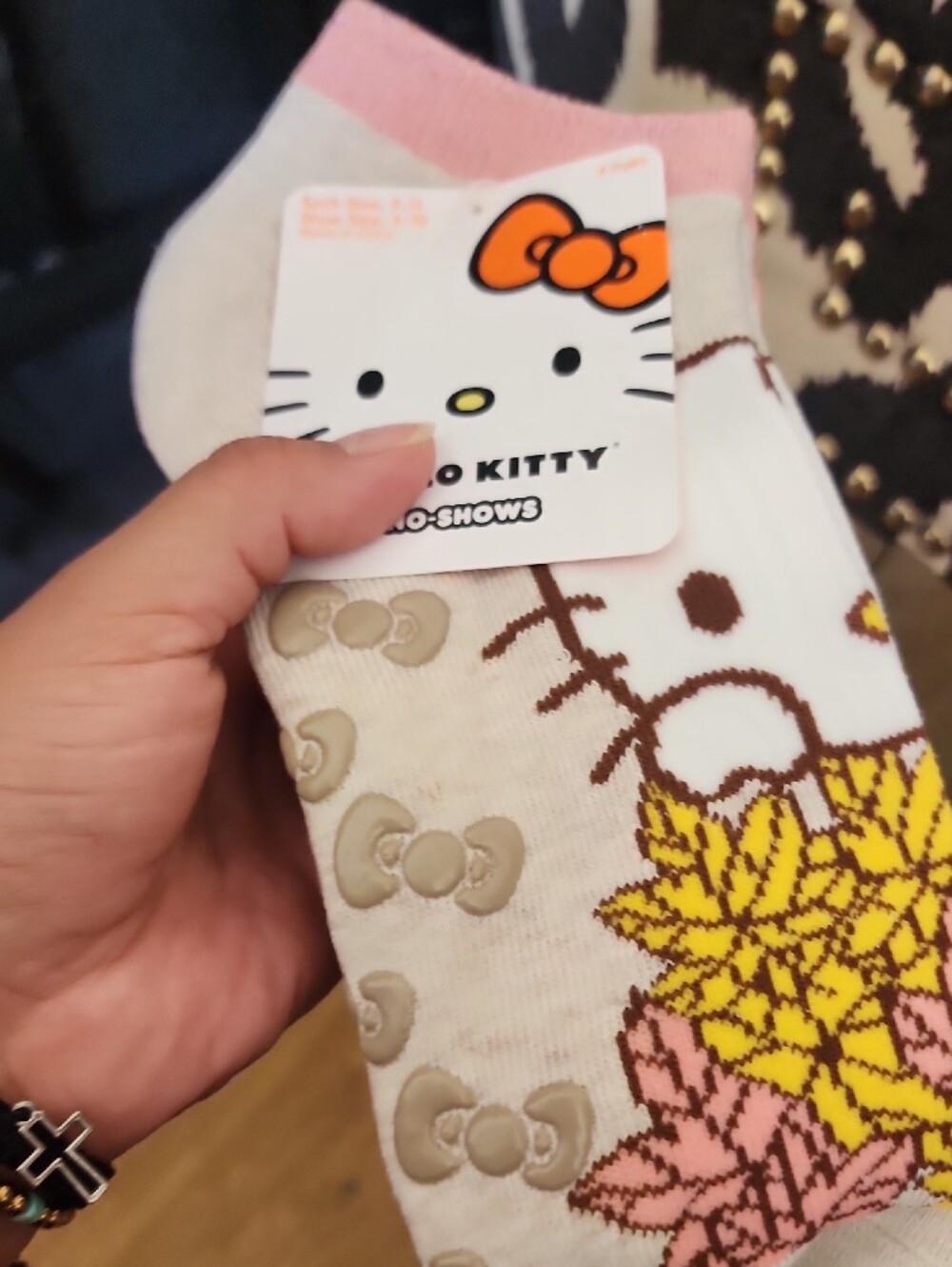 Hello Kitty Pink and Orange Girls' No-Show Socks - 8 Pack - Picture 4 of 6